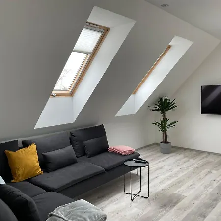 Kertvarosi Nyugalom Apartment Balatonfured